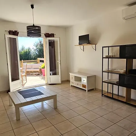 T2 Paisible Quartier Vigna Majo, Olmeto * Olmeto (Corsica)